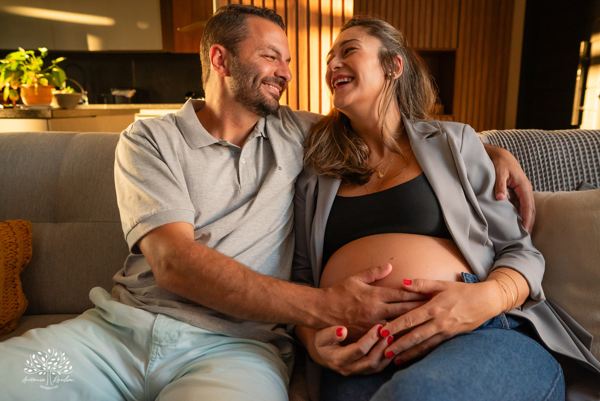 ensaio gestante - fotografia de gestante - espera do bebê - ensaio em casa - fotografia afetiva - fotógrafo de família - ensaio lifestyle - amor em família - ensaio com pets - gestante em casa - ensaio intimista - Pelotas - Antonio Rocha Fotografias