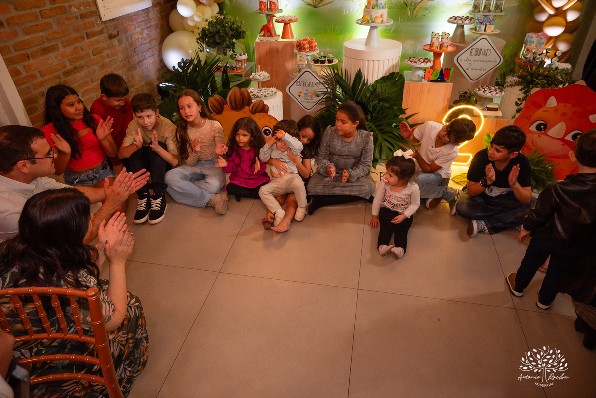 aniversário infantil - festa de 2 anos - fotografia de aniversário infantil - fotógrafo de eventos - Antonio Rocha Fotografias - tema dinossauros - ensaio de aniversário - Quinta Dom Manuel - LocusDecore - Lavie Cerimonial - Luan Gomes Stories - Pelotas