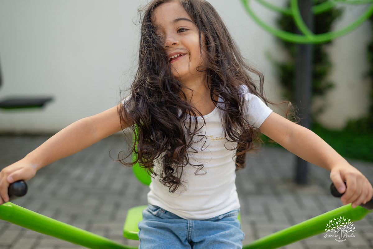 Ensaio Dia das Mães - Ensaio em família - Fotografia afetiva - Ensaio mãe e filha - Ensaio documental - Fotografia em casa - Amor de mãe - Fotografia de família - lifestyle - Antonio Rocha Fotografias - Fotógrafo de família - Pelotas