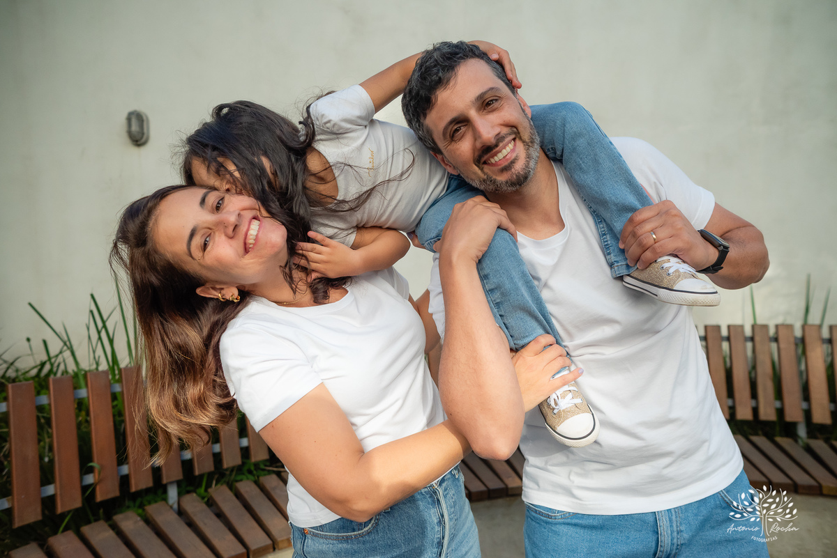 Ensaio Dia das Mães - Ensaio em família - Fotografia afetiva - Ensaio mãe e filha - Ensaio documental - Fotografia em casa - Amor de mãe - Fotografia de família - lifestyle - Antonio Rocha Fotografias - Fotógrafo de família - Pelotas