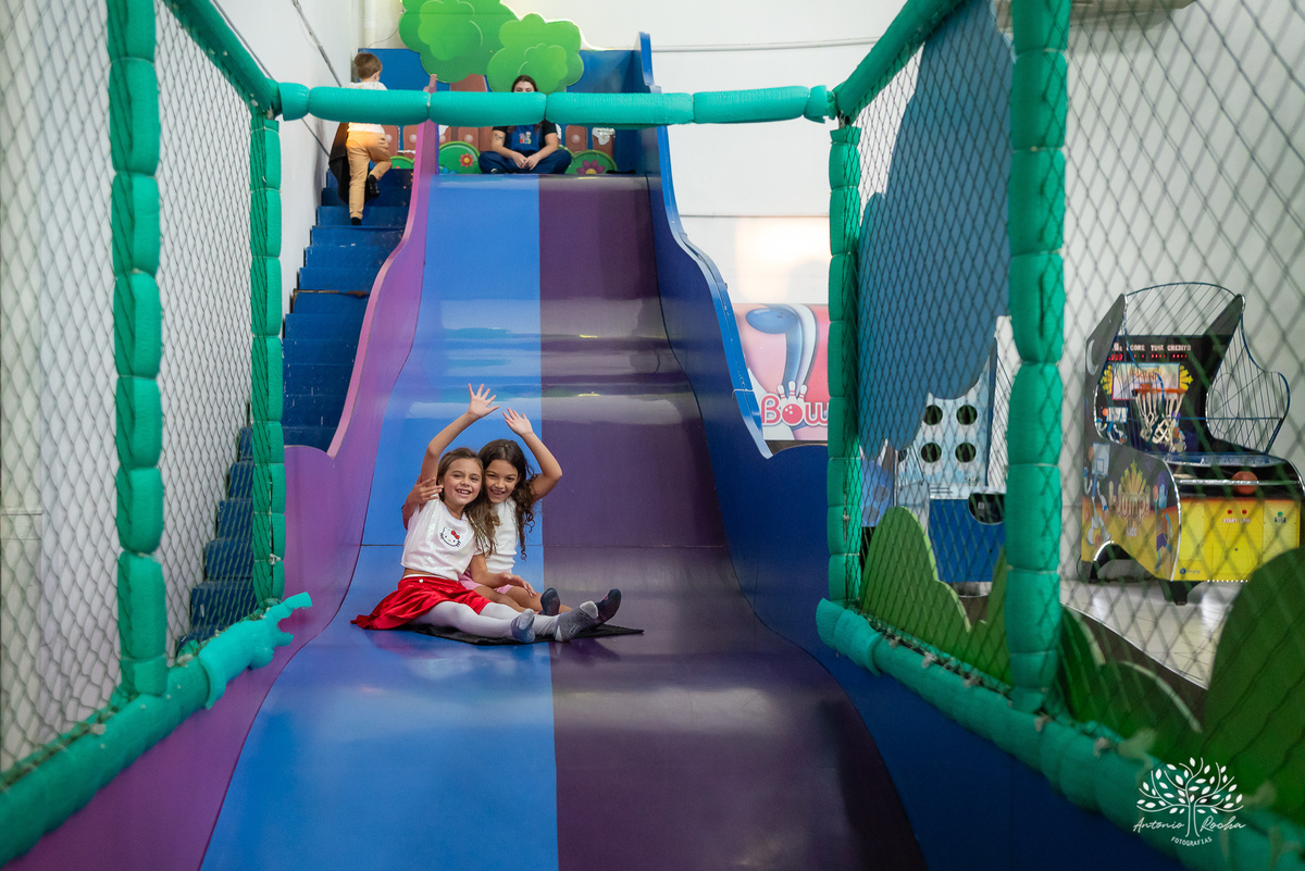 Lavínia 7 anos - festa infantil - Hello Kitty - fotógrafo de festas - Cliff Kids - Antonio Rocha Fotografias - fotografia infantil - fotos com confete - aniversário da Lavínia - fotos de crianças - festa com playground - fotógrafo de família - Pelotas