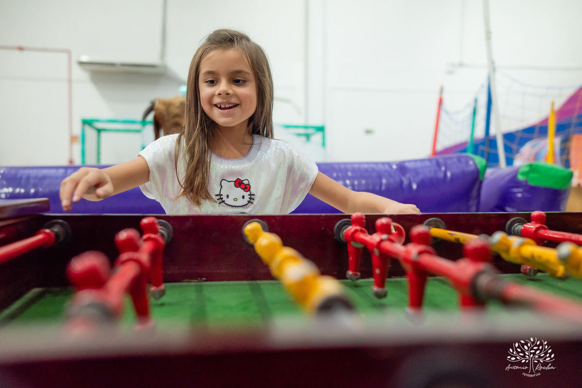 Lavínia 7 anos - festa infantil - Hello Kitty - fotógrafo de festas - Cliff Kids - Antonio Rocha Fotografias - fotografia infantil - fotos com confete - aniversário da Lavínia - fotos de crianças - festa com playground - fotógrafo de família - Pelotas