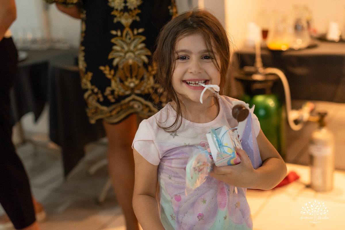 Lavínia 7 anos - festa infantil - Hello Kitty - fotógrafo de festas - Cliff Kids - Antonio Rocha Fotografias - fotografia infantil - fotos com confete - aniversário da Lavínia - fotos de crianças - festa com playground - fotógrafo de família - Pelotas