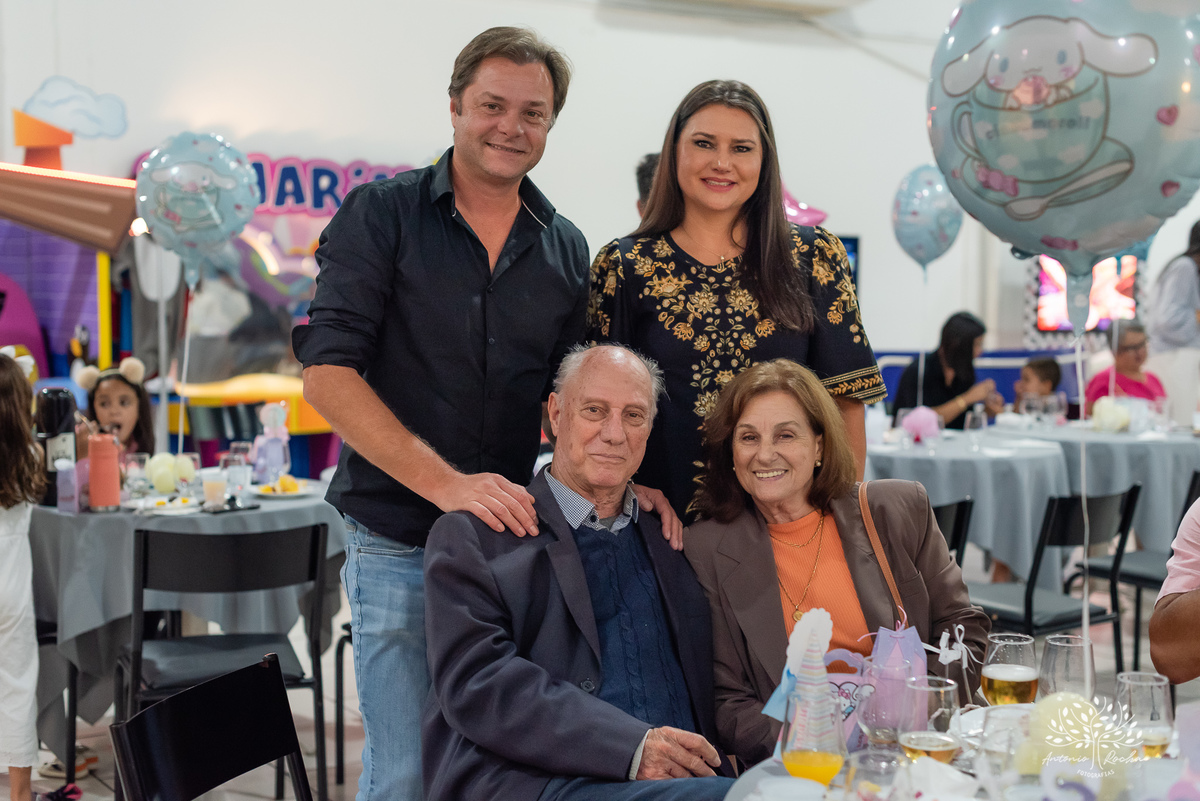 Lavínia 7 anos - festa infantil - Hello Kitty - fotógrafo de festas - Cliff Kids - Antonio Rocha Fotografias - fotografia infantil - fotos com confete - aniversário da Lavínia - fotos de crianças - festa com playground - fotógrafo de família - Pelotas