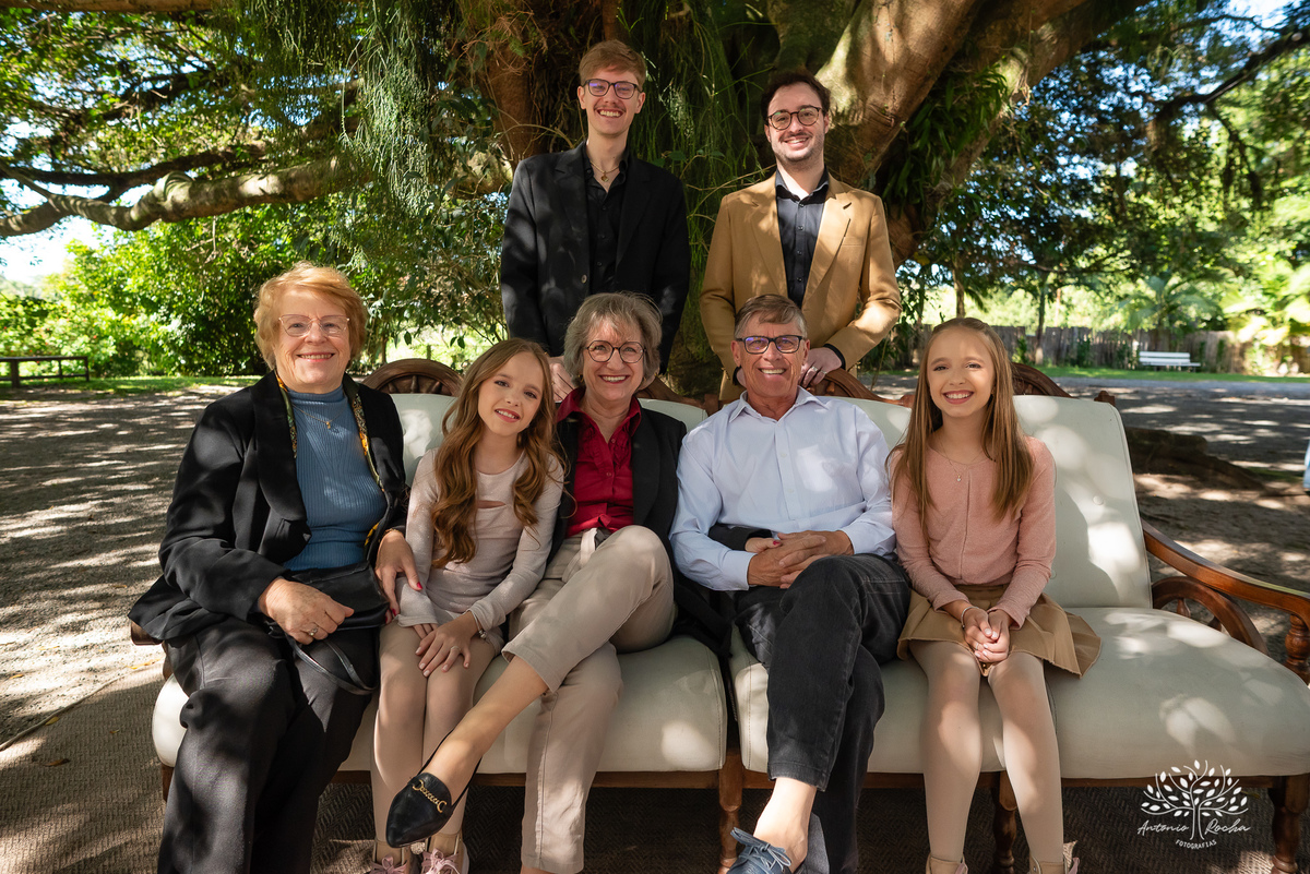 Domingo de sol - festa infantil - irmãs Betina e Martina – Alejandro Kids - parabéns animado - balão surpresa - família reunida - fotografia de infância - conexão verdadeira – Pelotas – Quinta Dom Manuel - fotógrafos de festas