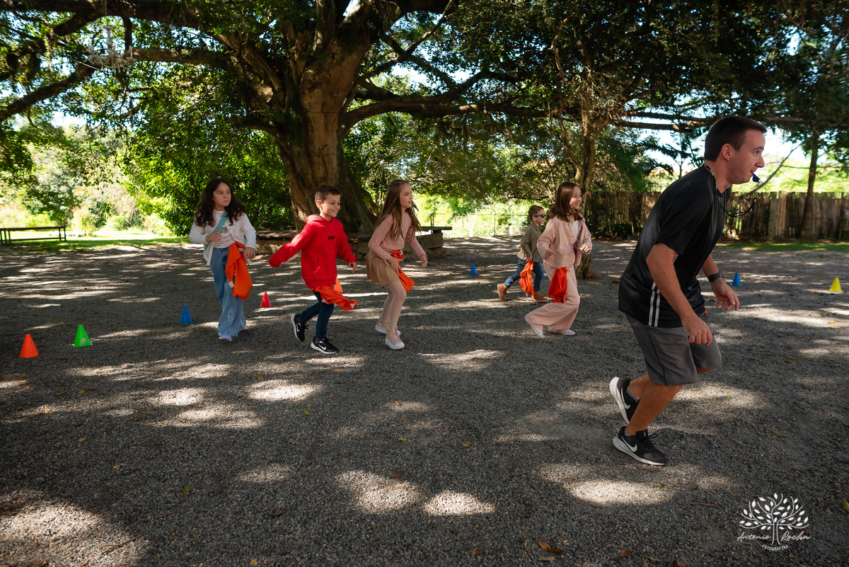 Domingo de sol - festa infantil - irmãs Betina e Martina – Alejandro Kids - parabéns animado - balão surpresa - família reunida - fotografia de infância - conexão verdadeira – Pelotas – Quinta Dom Manuel - fotógrafos de festas