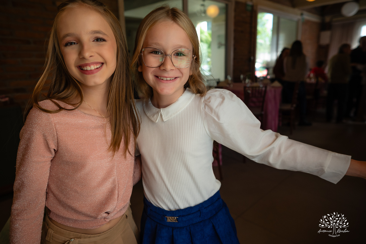 Domingo de sol - festa infantil - irmãs Betina e Martina – Alejandro Kids - parabéns animado - balão surpresa - família reunida - fotografia de infância - conexão verdadeira – Pelotas – Quinta Dom Manuel - fotógrafos de festas