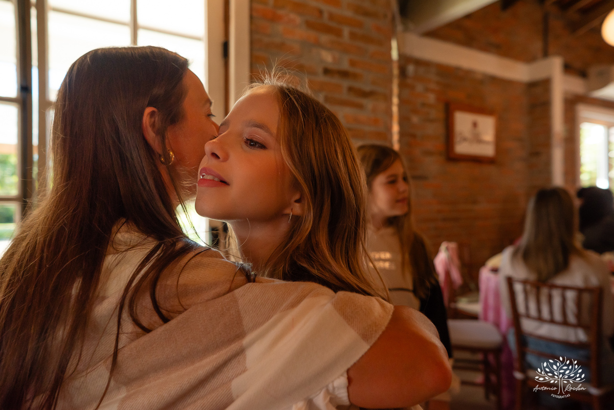 Domingo de sol - festa infantil - irmãs Betina e Martina – Alejandro Kids - parabéns animado - balão surpresa - família reunida - fotografia de infância - conexão verdadeira – Pelotas – Quinta Dom Manuel - fotógrafos de festas