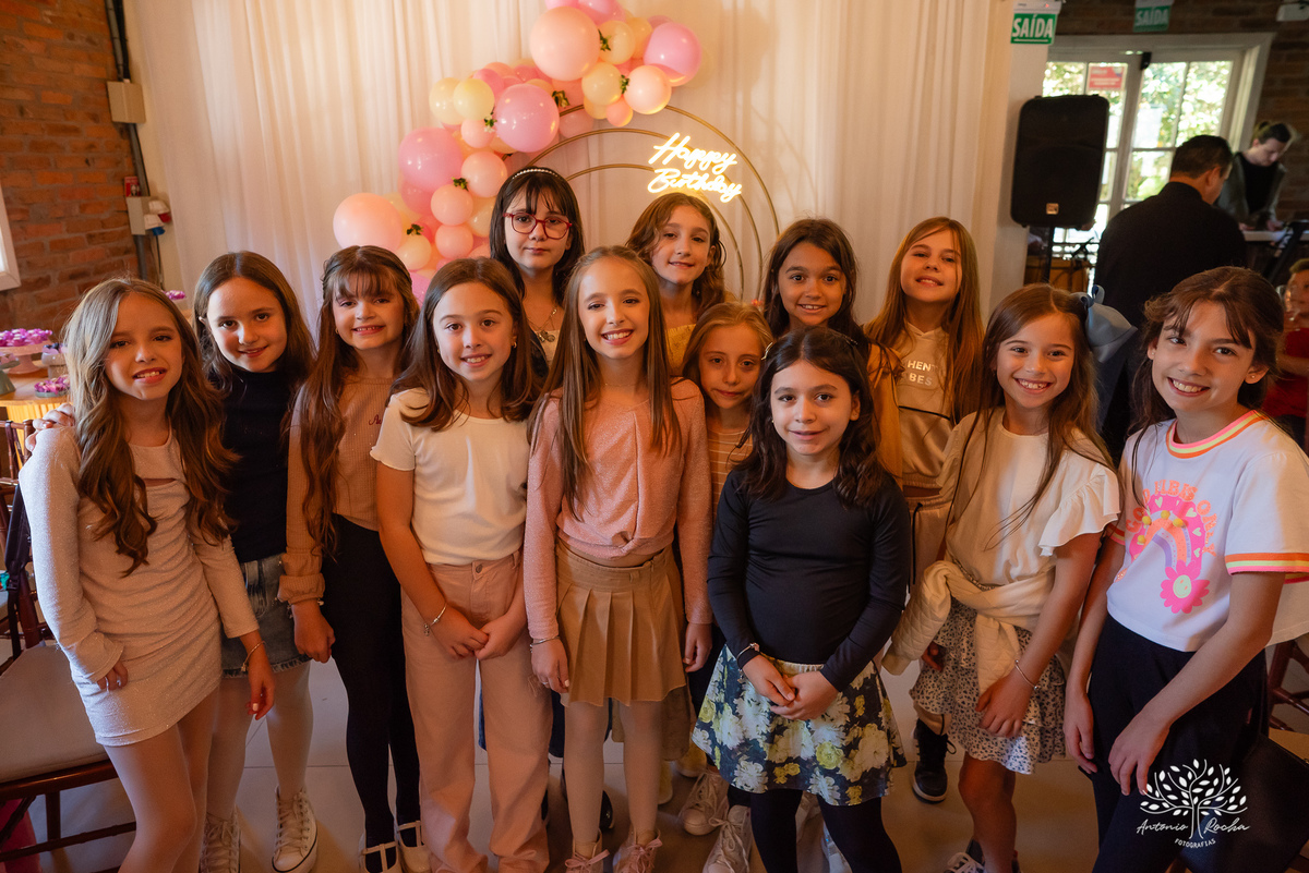 Domingo de sol - festa infantil - irmãs Betina e Martina – Alejandro Kids - parabéns animado - balão surpresa - família reunida - fotografia de infância - conexão verdadeira – Pelotas – Quinta Dom Manuel - fotógrafos de festas