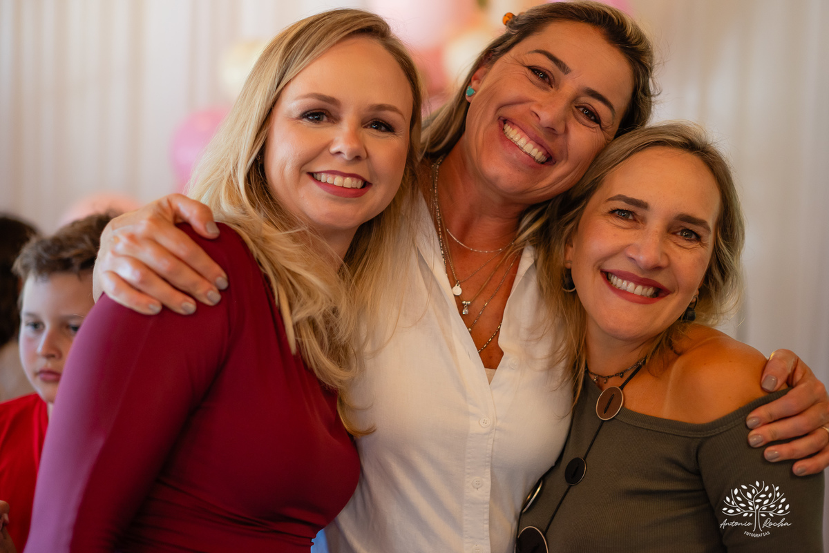 Domingo de sol - festa infantil - irmãs Betina e Martina – Alejandro Kids - parabéns animado - balão surpresa - família reunida - fotografia de infância - conexão verdadeira – Pelotas – Quinta Dom Manuel - fotógrafos de festas