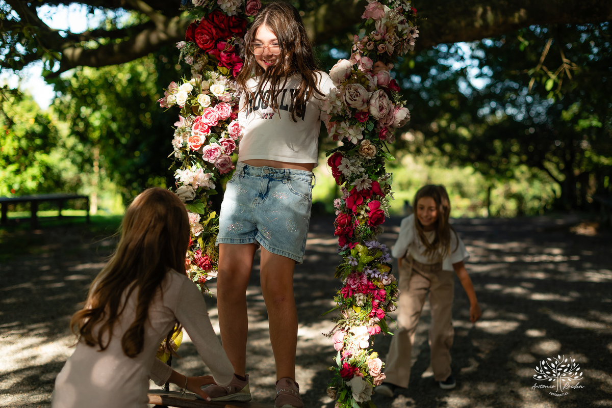 Domingo de sol - festa infantil - irmãs Betina e Martina – Alejandro Kids - parabéns animado - balão surpresa - família reunida - fotografia de infância - conexão verdadeira – Pelotas – Quinta Dom Manuel - fotógrafos de festas