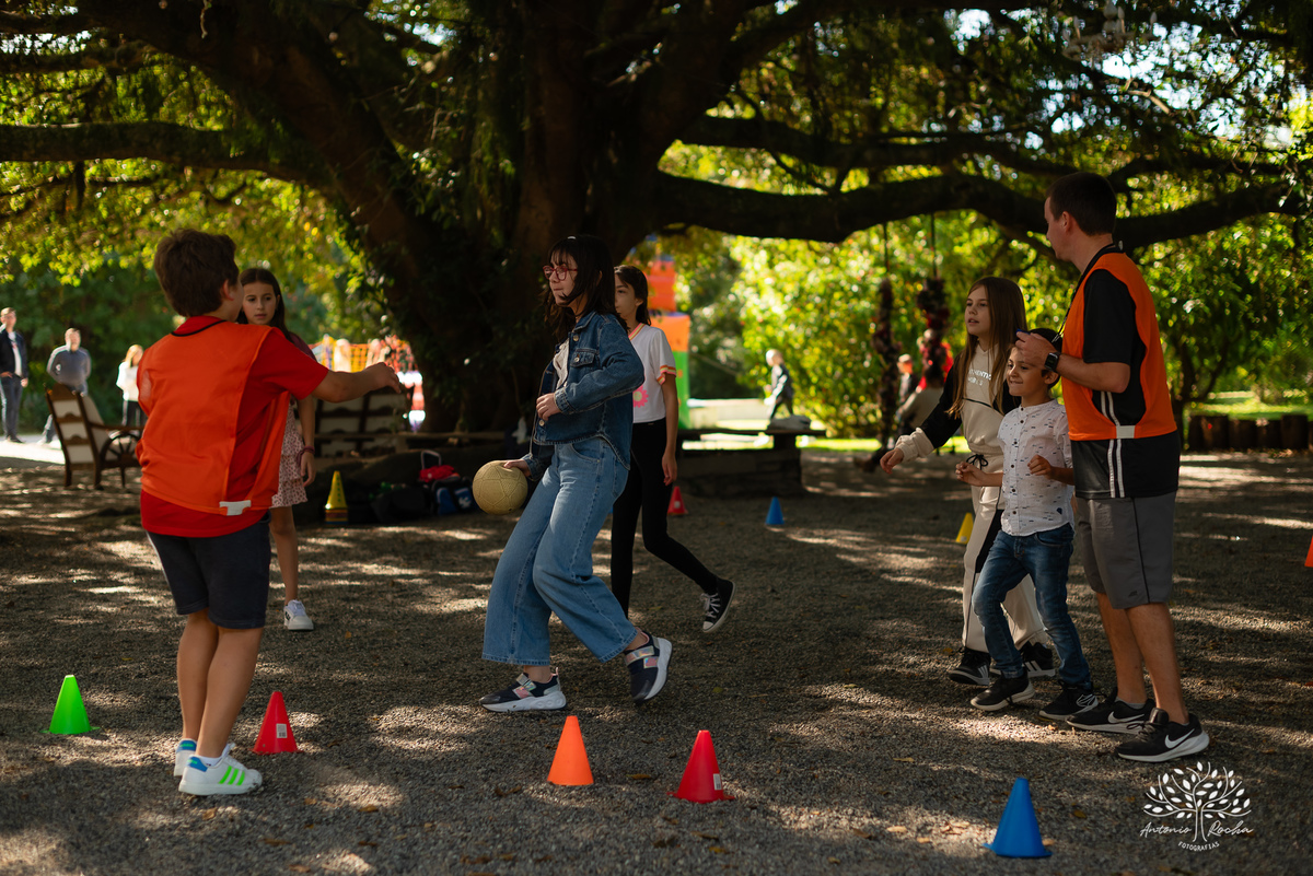 Domingo de sol - festa infantil - irmãs Betina e Martina – Alejandro Kids - parabéns animado - balão surpresa - família reunida - fotografia de infância - conexão verdadeira – Pelotas – Quinta Dom Manuel - fotógrafos de festas