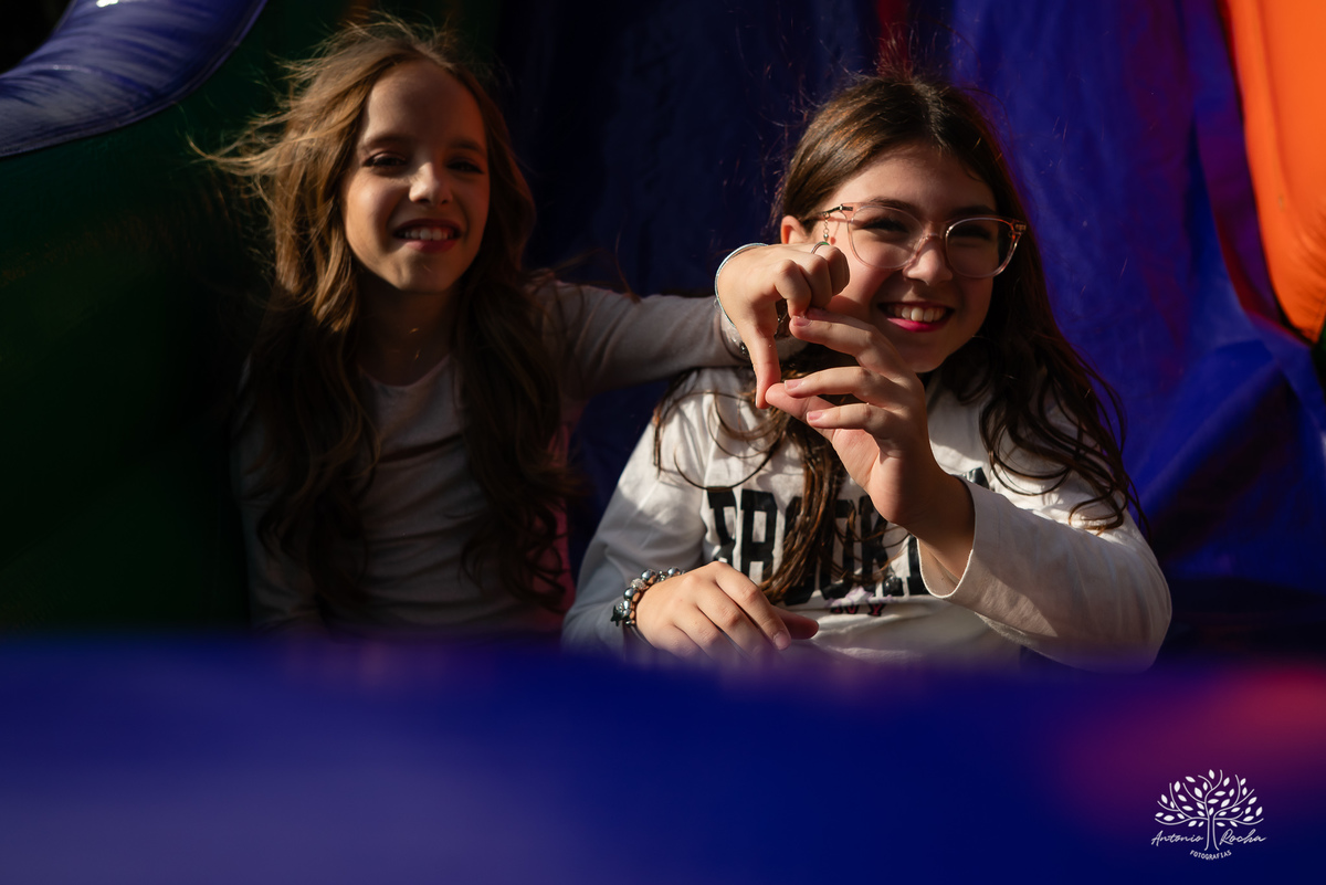 Domingo de sol - festa infantil - irmãs Betina e Martina – Alejandro Kids - parabéns animado - balão surpresa - família reunida - fotografia de infância - conexão verdadeira – Pelotas – Quinta Dom Manuel - fotógrafos de festas