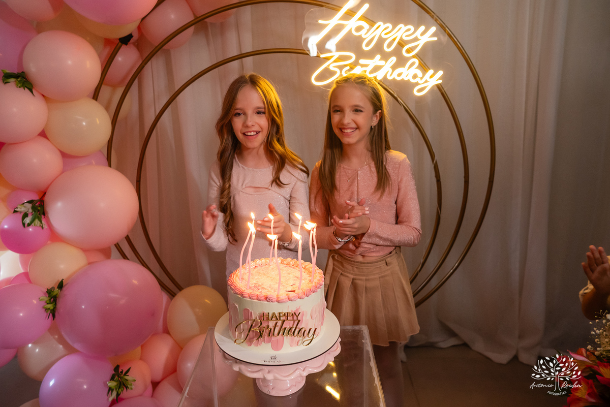 Domingo de sol - festa infantil - irmãs Betina e Martina – Alejandro Kids - parabéns animado - balão surpresa - família reunida - fotografia de infância - conexão verdadeira – Pelotas – Quinta Dom Manuel - fotógrafos de festas