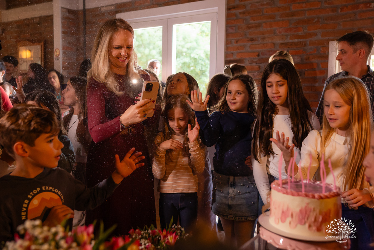 Domingo de sol - festa infantil - irmãs Betina e Martina – Alejandro Kids - parabéns animado - balão surpresa - família reunida - fotografia de infância - conexão verdadeira – Pelotas – Quinta Dom Manuel - fotógrafos de festas