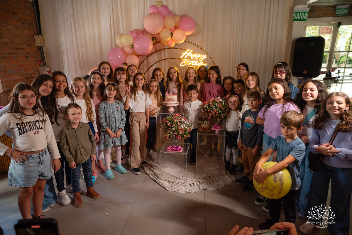 Domingo de sol - festa infantil - irmãs Betina e Martina – Alejandro Kids - parabéns animado - balão surpresa - família reunida - fotografia de infância - conexão verdadeira – Pelotas – Quinta Dom Manuel - fotógrafos de festas
