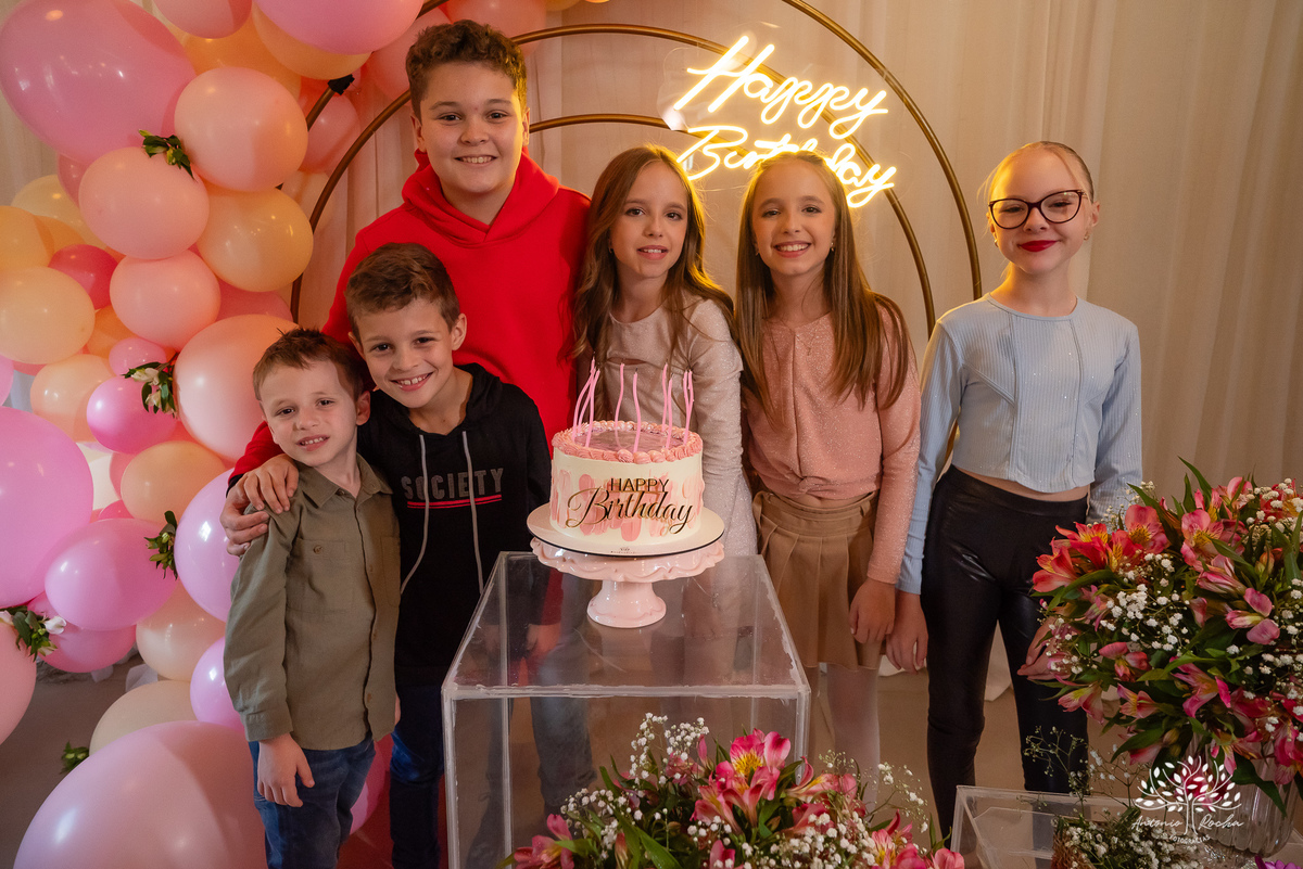 Domingo de sol - festa infantil - irmãs Betina e Martina – Alejandro Kids - parabéns animado - balão surpresa - família reunida - fotografia de infância - conexão verdadeira – Pelotas – Quinta Dom Manuel - fotógrafos de festas