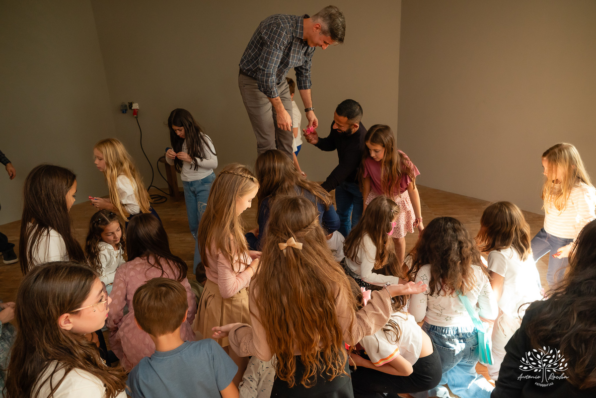 Domingo de sol - festa infantil - irmãs Betina e Martina – Alejandro Kids - parabéns animado - balão surpresa - família reunida - fotografia de infância - conexão verdadeira – Pelotas – Quinta Dom Manuel - fotógrafos de festas