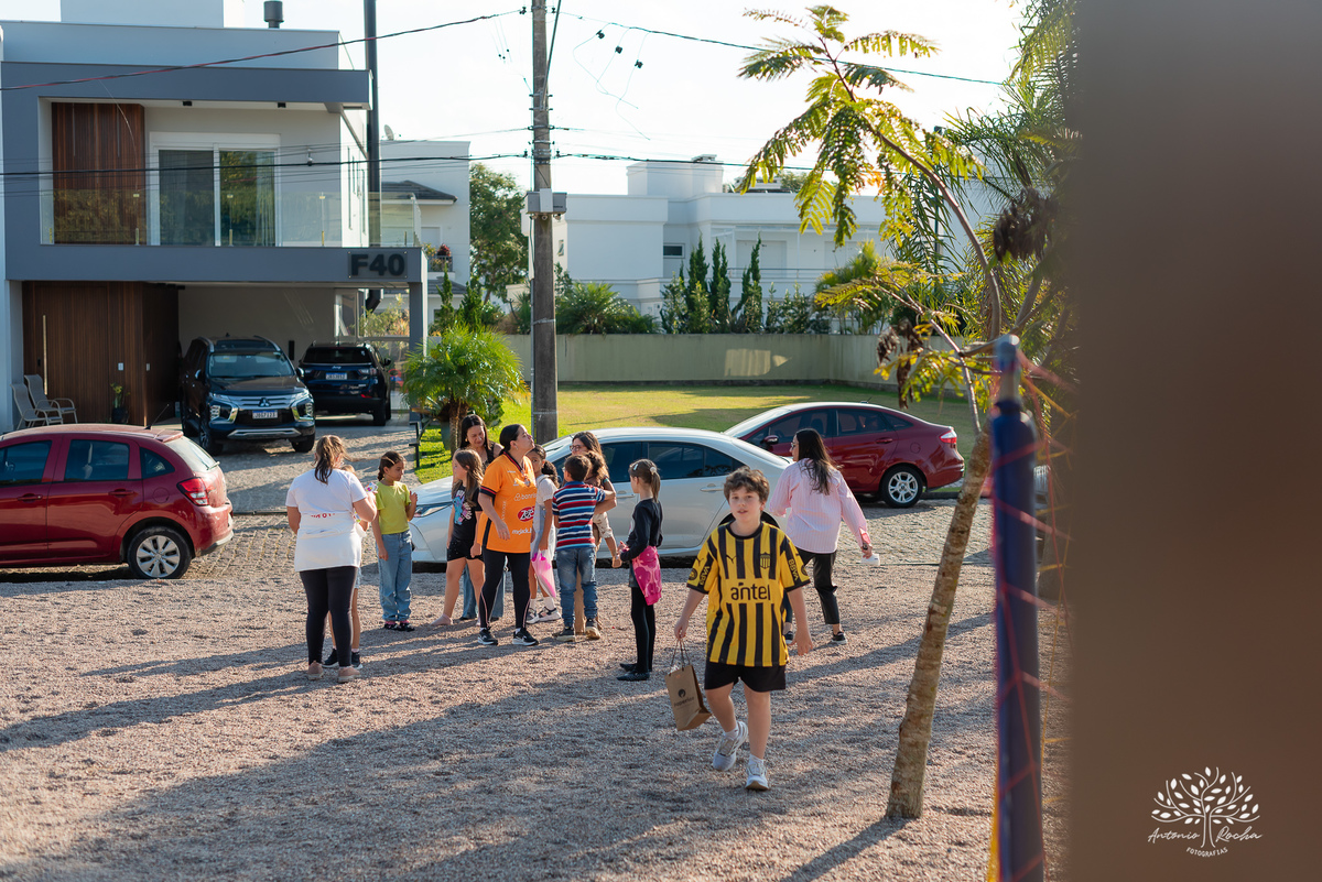 aniversário infantil - fotografia de festa - Antonio Rocha Fotografias - recreação infantil – pedescalco_recreacao - festa no condomínio - Lagos de São Gonçalo - parabéns animado - fotógrafo de aniversários - fotografia espontânea - Pelotas