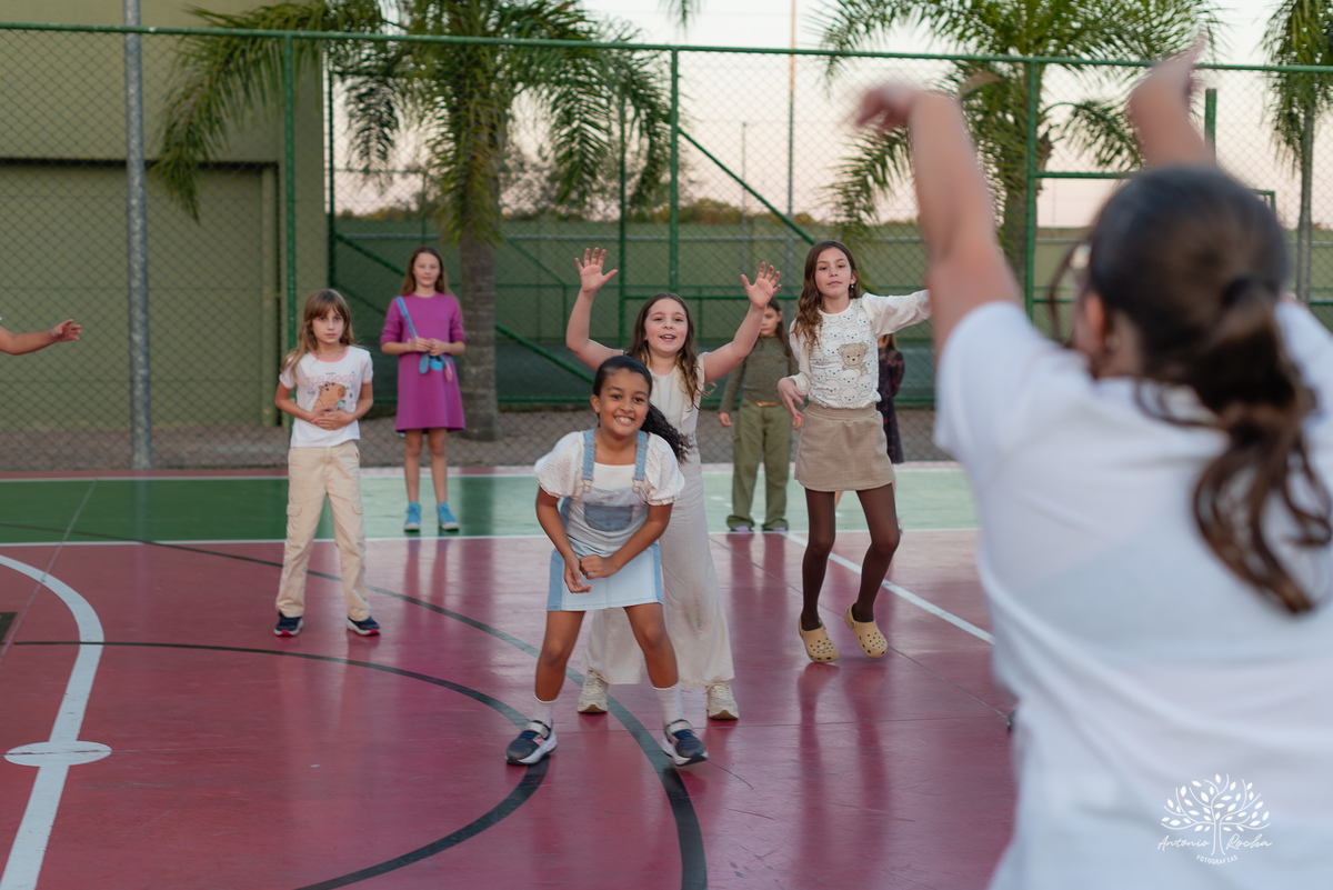 aniversário infantil - fotografia de festa - Antonio Rocha Fotografias - recreação infantil – pedescalco_recreacao - festa no condomínio - Lagos de São Gonçalo - parabéns animado - fotógrafo de aniversários - fotografia espontânea - Pelotas