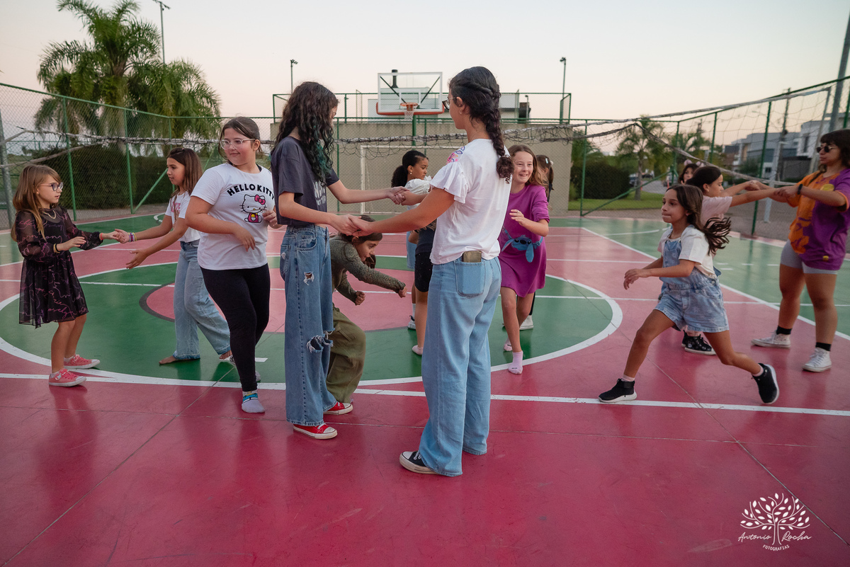 aniversário infantil - fotografia de festa - Antonio Rocha Fotografias - recreação infantil – pedescalco_recreacao - festa no condomínio - Lagos de São Gonçalo - parabéns animado - fotógrafo de aniversários - fotografia espontânea - Pelotas