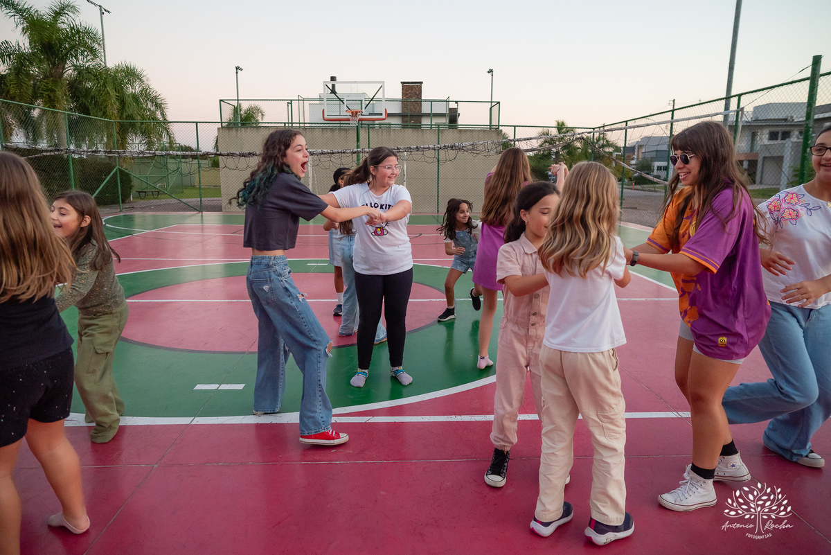 aniversário infantil - fotografia de festa - Antonio Rocha Fotografias - recreação infantil – pedescalco_recreacao - festa no condomínio - Lagos de São Gonçalo - parabéns animado - fotógrafo de aniversários - fotografia espontânea - Pelotas