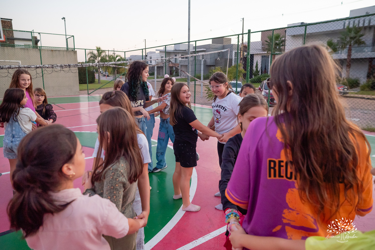 aniversário infantil - fotografia de festa - Antonio Rocha Fotografias - recreação infantil – pedescalco_recreacao - festa no condomínio - Lagos de São Gonçalo - parabéns animado - fotógrafo de aniversários - fotografia espontânea - Pelotas