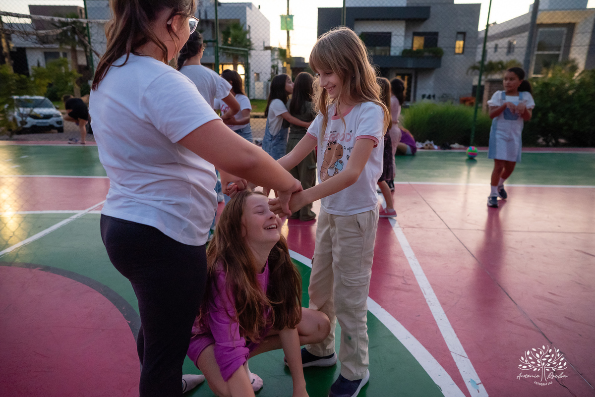 aniversário infantil - fotografia de festa - Antonio Rocha Fotografias - recreação infantil – pedescalco_recreacao - festa no condomínio - Lagos de São Gonçalo - parabéns animado - fotógrafo de aniversários - fotografia espontânea - Pelotas
