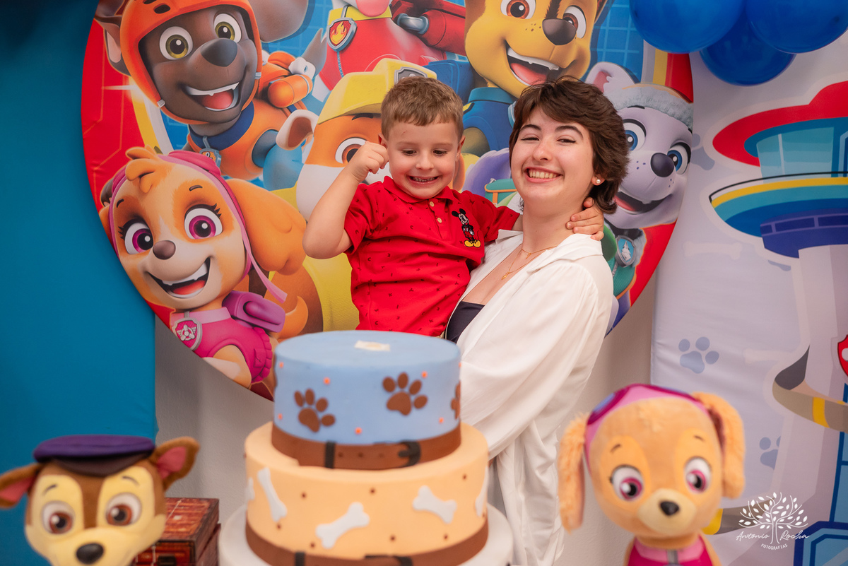 Vicente - aniversário infantil - 4 anos - festa de criança - fotografia infantil - memórias da infância - tombo legal - touro mecânico - fotografia de aniversário - família - fotos espontâneas - Antonio Rocha Fotografias - Cliff Kids - Pelotas