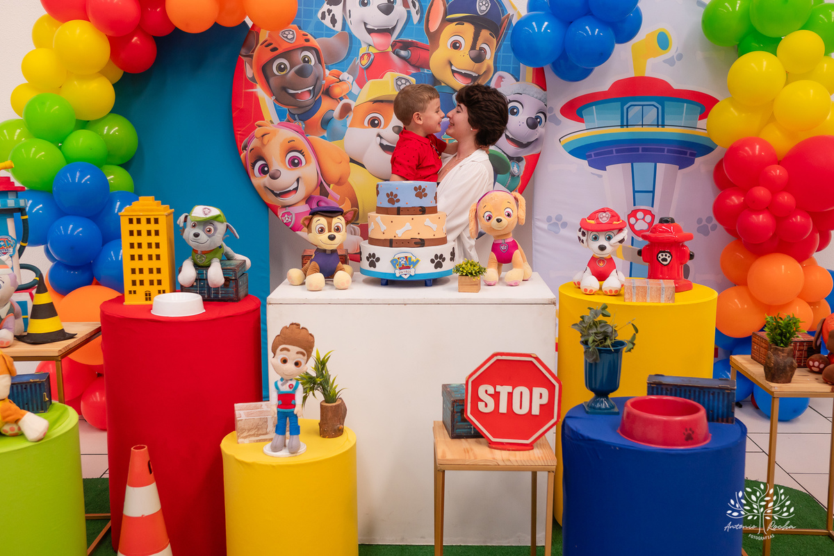 Vicente - aniversário infantil - 4 anos - festa de criança - fotografia infantil - memórias da infância - tombo legal - touro mecânico - fotografia de aniversário - família - fotos espontâneas - Antonio Rocha Fotografias - Cliff Kids - Pelotas