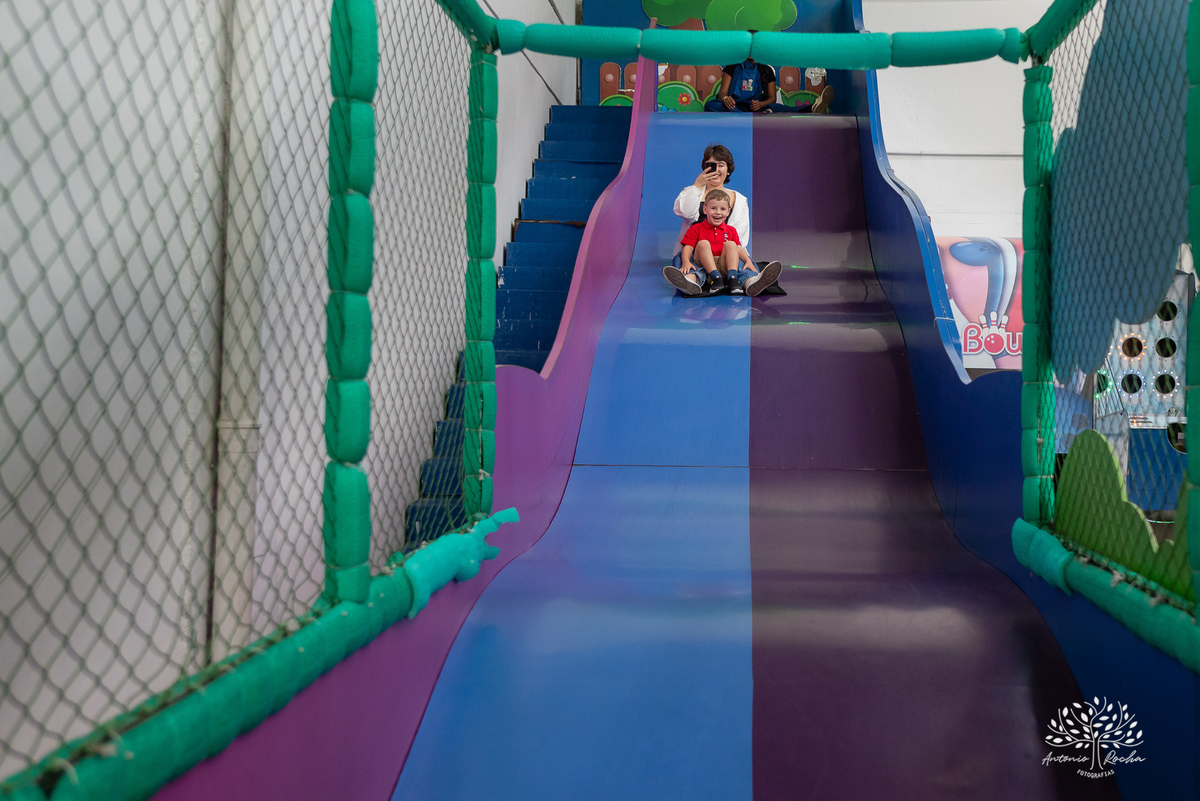 Vicente - aniversário infantil - 4 anos - festa de criança - fotografia infantil - memórias da infância - tombo legal - touro mecânico - fotografia de aniversário - família - fotos espontâneas - Antonio Rocha Fotografias - Cliff Kids - Pelotas