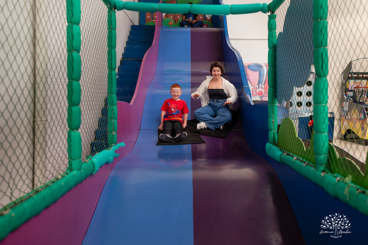 Vicente - aniversário infantil - 4 anos - festa de criança - fotografia infantil - memórias da infância - tombo legal - touro mecânico - fotografia de aniversário - família - fotos espontâneas - Antonio Rocha Fotografias - Cliff Kids - Pelotas