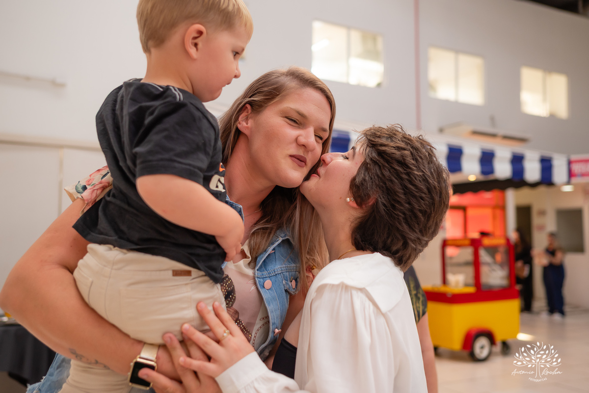 Vicente - aniversário infantil - 4 anos - festa de criança - fotografia infantil - memórias da infância - tombo legal - touro mecânico - fotografia de aniversário - família - fotos espontâneas - Antonio Rocha Fotografias - Cliff Kids - Pelotas