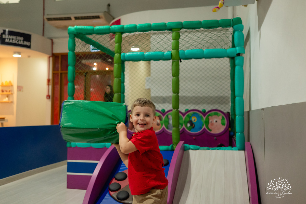 Vicente - aniversário infantil - 4 anos - festa de criança - fotografia infantil - memórias da infância - tombo legal - touro mecânico - fotografia de aniversário - família - fotos espontâneas - Antonio Rocha Fotografias - Cliff Kids - Pelotas