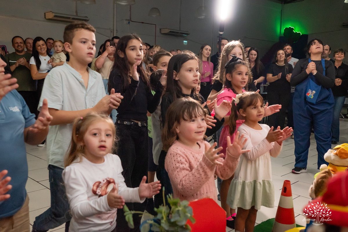 Vicente - aniversário infantil - 4 anos - festa de criança - fotografia infantil - memórias da infância - tombo legal - touro mecânico - fotografia de aniversário - família - fotos espontâneas - Antonio Rocha Fotografias - Cliff Kids - Pelotas