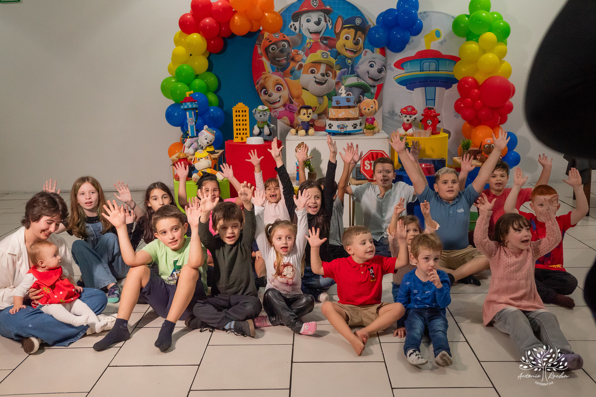 Vicente - aniversário infantil - 4 anos - festa de criança - fotografia infantil - memórias da infância - tombo legal - touro mecânico - fotografia de aniversário - família - fotos espontâneas - Antonio Rocha Fotografias - Cliff Kids - Pelotas