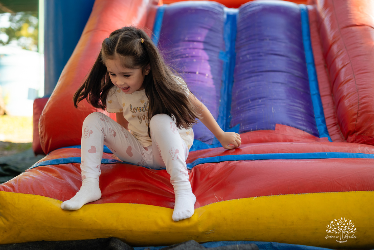 aniversário infantil - fotografia de festa - Vandinha - Clube Caça e Pesca - fotografia infantil - tobogã - festa ao ar livre - fotografia espontânea - aniversário 4 anos - fotos criativas - fotógrafo Antonio Rocha - festa com crianças – Pelotas