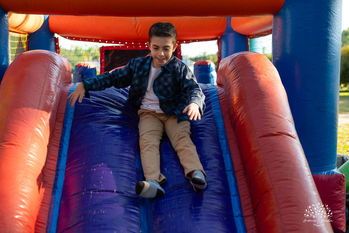 aniversário infantil - fotografia de festa - Vandinha - Clube Caça e Pesca - fotografia infantil - tobogã - festa ao ar livre - fotografia espontânea - aniversário 4 anos - fotos criativas - fotógrafo Antonio Rocha - festa com crianças – Pelotas