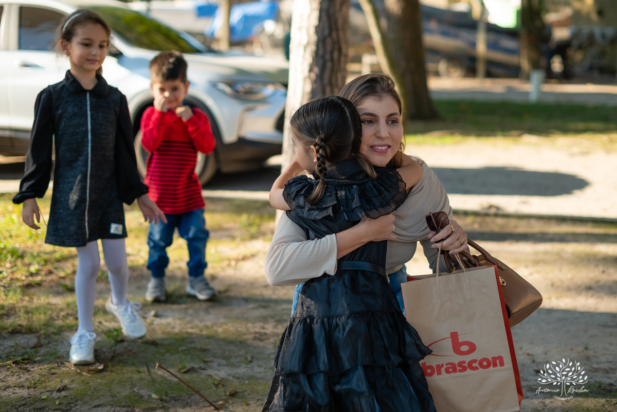 aniversário infantil - fotografia de festa - Vandinha - Clube Caça e Pesca - fotografia infantil - tobogã - festa ao ar livre - fotografia espontânea - aniversário 4 anos - fotos criativas - fotógrafo Antonio Rocha - festa com crianças – Pelotas