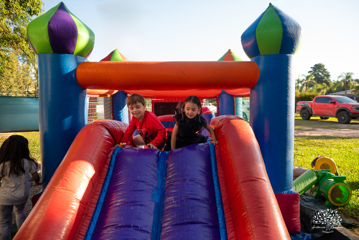 aniversário infantil - fotografia de festa - Vandinha - Clube Caça e Pesca - fotografia infantil - tobogã - festa ao ar livre - fotografia espontânea - aniversário 4 anos - fotos criativas - fotógrafo Antonio Rocha - festa com crianças – Pelotas