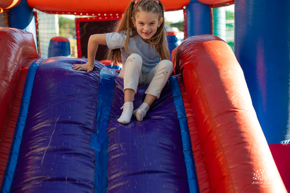 aniversário infantil - fotografia de festa - Vandinha - Clube Caça e Pesca - fotografia infantil - tobogã - festa ao ar livre - fotografia espontânea - aniversário 4 anos - fotos criativas - fotógrafo Antonio Rocha - festa com crianças – Pelotas