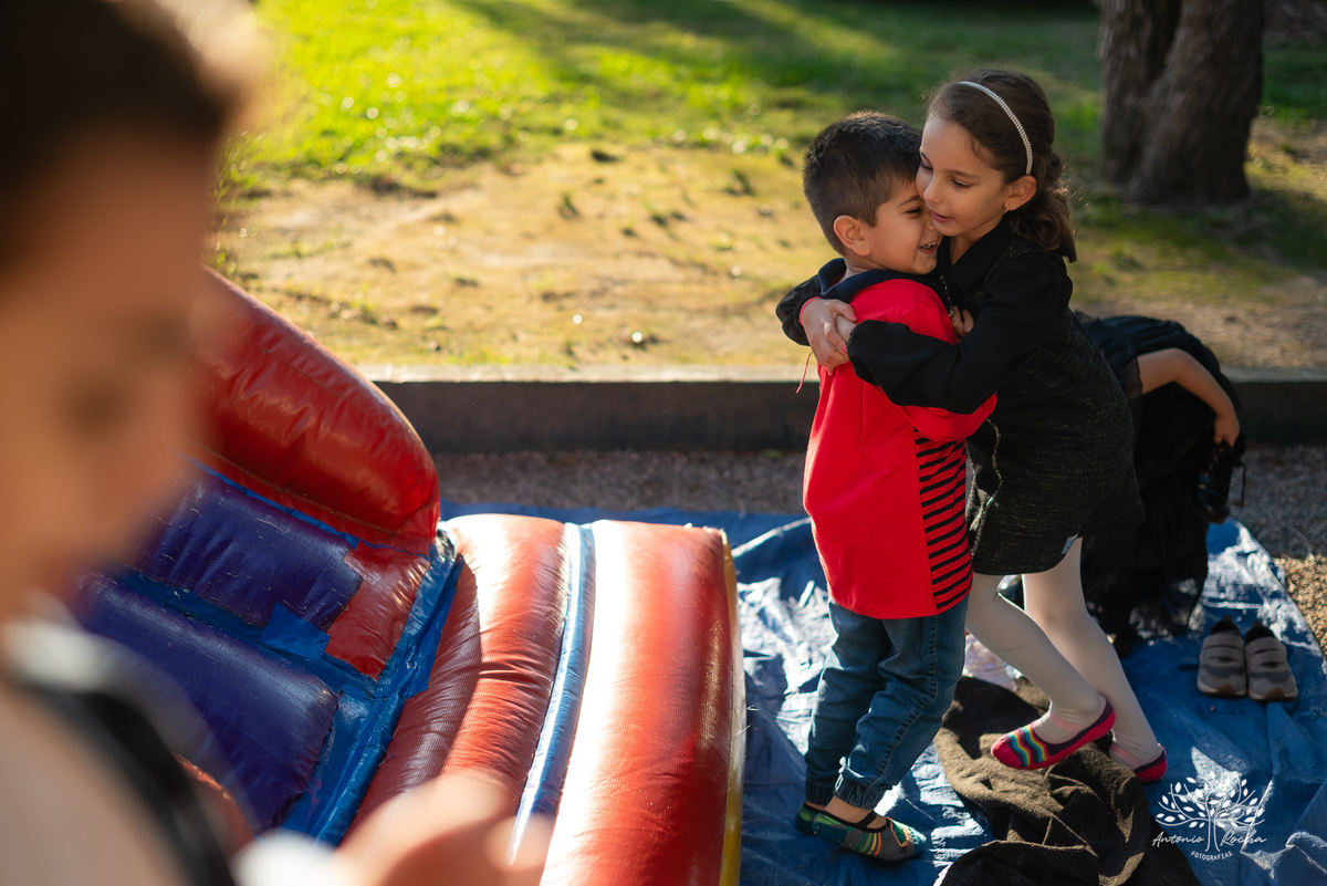 aniversário infantil - fotografia de festa - Vandinha - Clube Caça e Pesca - fotografia infantil - tobogã - festa ao ar livre - fotografia espontânea - aniversário 4 anos - fotos criativas - fotógrafo Antonio Rocha - festa com crianças – Pelotas