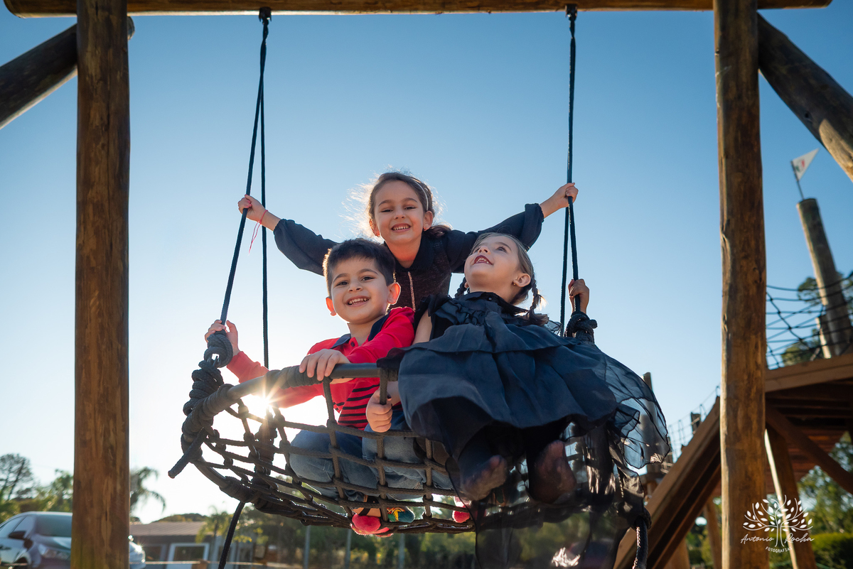 aniversário infantil - fotografia de festa - Vandinha - Clube Caça e Pesca - fotografia infantil - tobogã - festa ao ar livre - fotografia espontânea - aniversário 4 anos - fotos criativas - fotógrafo Antonio Rocha - festa com crianças – Pelotas