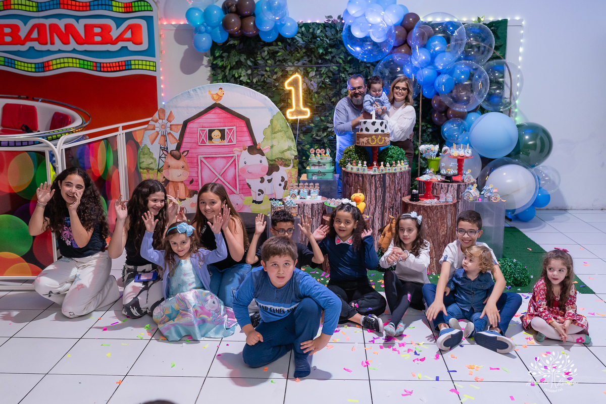 primeiro-aninho - fotografia-de-aniversário - fotógrafo-infantil - festa-na-fazendinha - fotografia-profissional - Pelotas - aniversário-de-1-ano - memórias-em-família - fotos-de-festa-infantil - Antonio-Rocha-Fotografias - ensaio-fotográfico-infantil