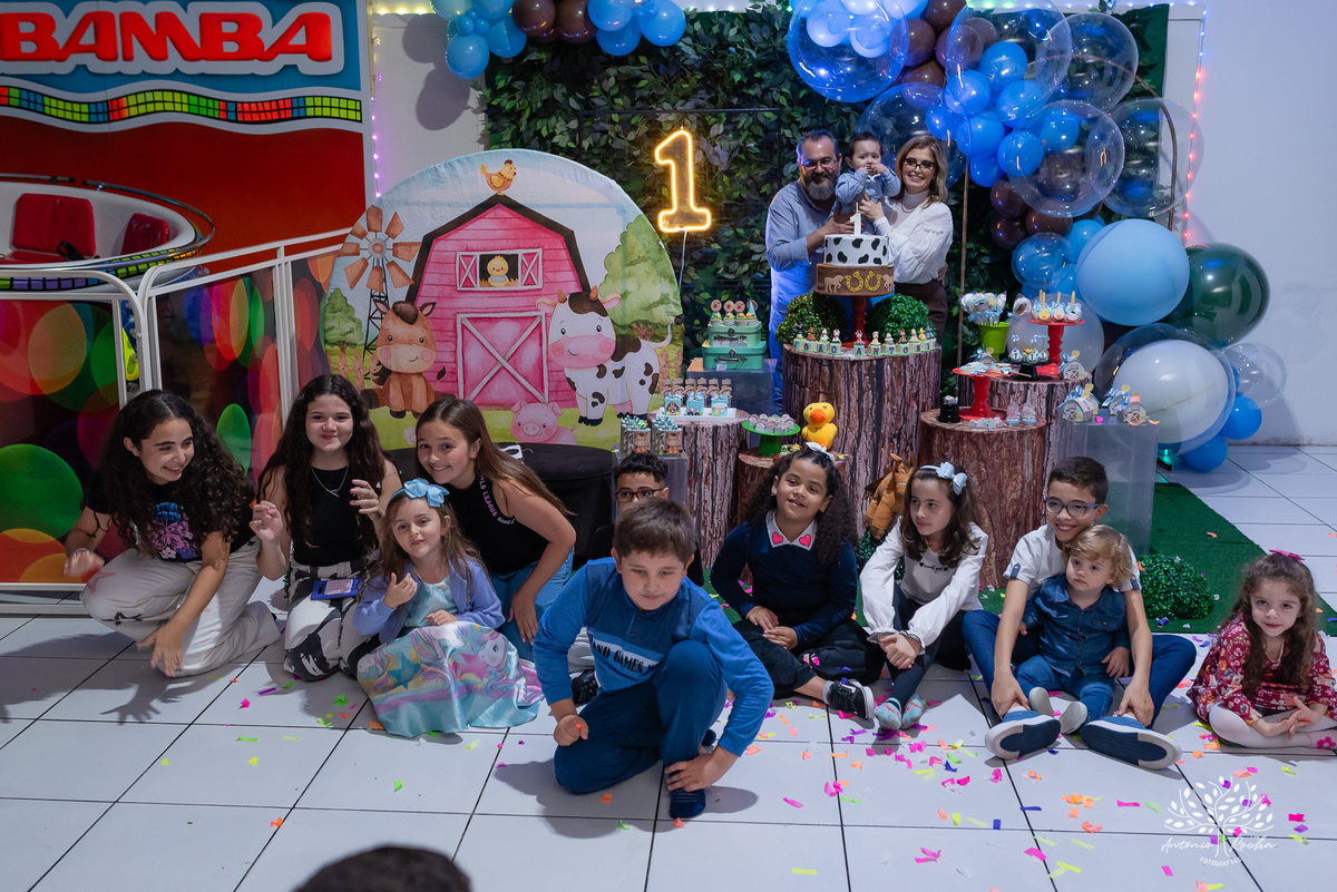 primeiro-aninho - fotografia-de-aniversário - fotógrafo-infantil - festa-na-fazendinha - fotografia-profissional - Pelotas - aniversário-de-1-ano - memórias-em-família - fotos-de-festa-infantil - Antonio-Rocha-Fotografias - ensaio-fotográfico-infantil