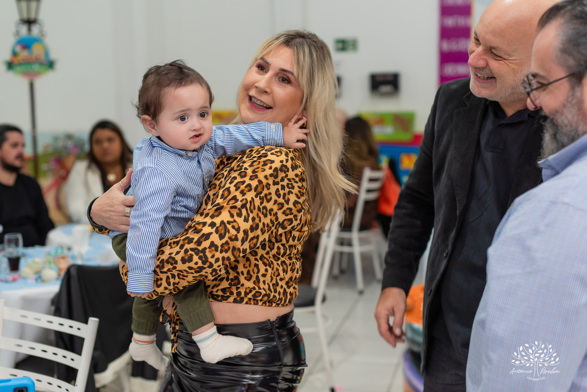 primeiro-aninho - fotografia-de-aniversário - fotógrafo-infantil - festa-na-fazendinha - fotografia-profissional - Pelotas - aniversário-de-1-ano - memórias-em-família - fotos-de-festa-infantil - Antonio-Rocha-Fotografias - ensaio-fotográfico-infantil