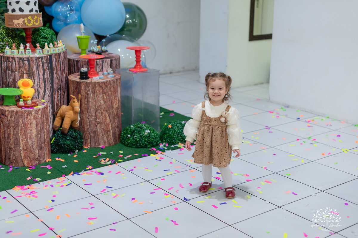 primeiro-aninho - fotografia-de-aniversário - fotógrafo-infantil - festa-na-fazendinha - fotografia-profissional - Pelotas - aniversário-de-1-ano - memórias-em-família - fotos-de-festa-infantil - Antonio-Rocha-Fotografias - ensaio-fotográfico-infantil