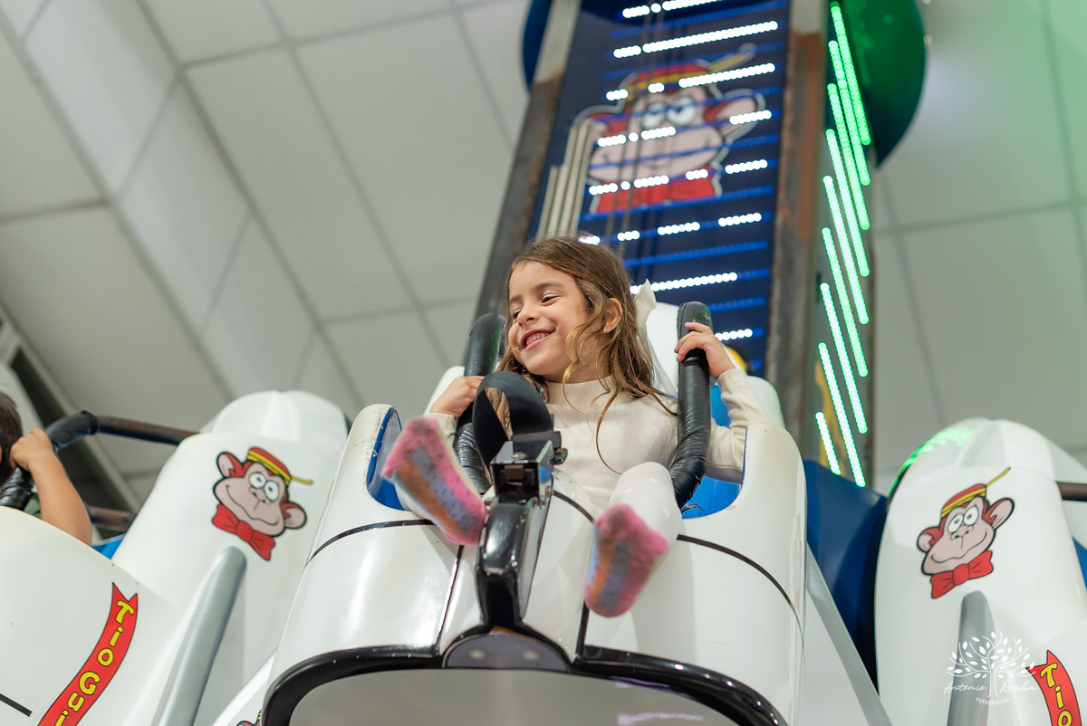 festa infantil - fotografia infantil - aniversário Frozen - irmãs gêmeas - festa temática - fotografia de festa - Pelotas - princesas Frozen – Tio Guigui - fotografia espontânea - fotografia de aniversário – Show do Parabéns - Antonio Rocha Fotografias
