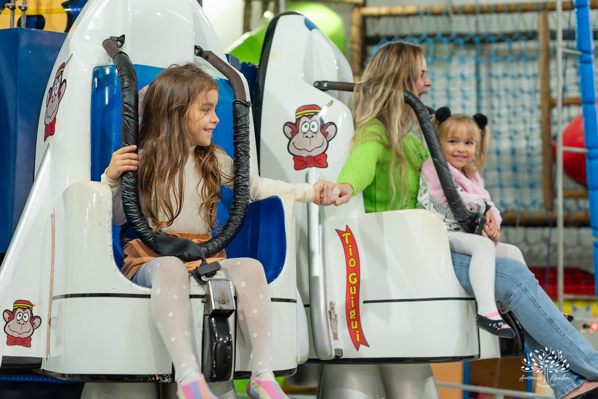 festa infantil - fotografia infantil - aniversário Frozen - irmãs gêmeas - festa temática - fotografia de festa - Pelotas - princesas Frozen – Tio Guigui - fotografia espontânea - fotografia de aniversário – Show do Parabéns - Antonio Rocha Fotografias