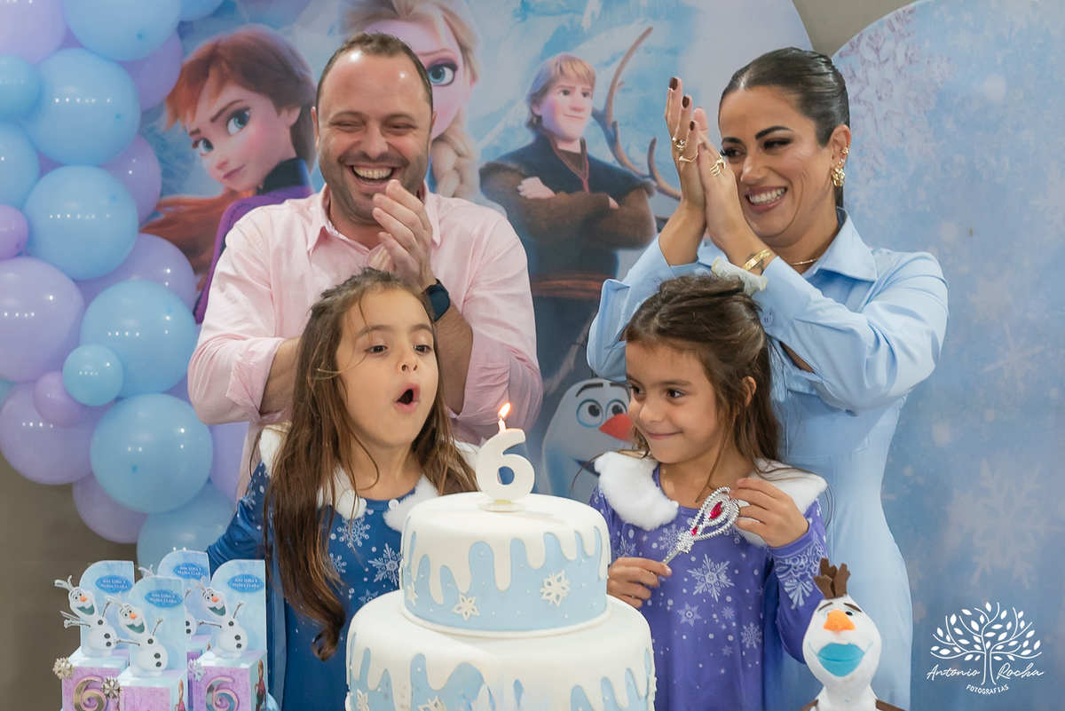 festa infantil - fotografia infantil - aniversário Frozen - irmãs gêmeas - festa temática - fotografia de festa - Pelotas - princesas Frozen – Tio Guigui - fotografia espontânea - fotografia de aniversário – Show do Parabéns - Antonio Rocha Fotografias
